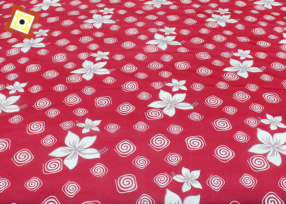 फ्लैट डिजिटल प्रिंटिंग गद्दे Quilting कपड़ा 230cm प्रतिरोधी सिकोड़ें
